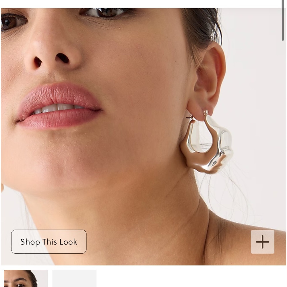 Lightweight sculpted hoop earrings - Picture 2 of 6
